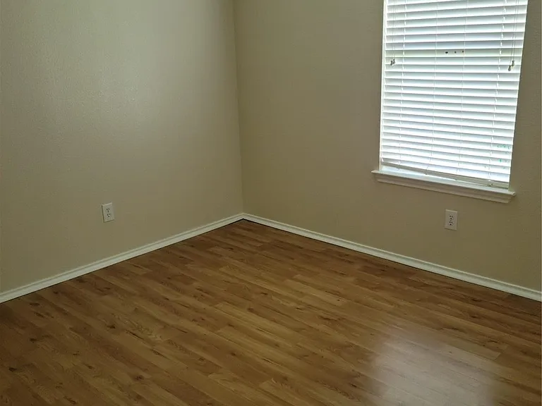 7915 Summerfern Ct — Photo 13
