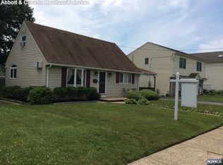 234 Alberta Dr, Saddle Brook, NJ 07663