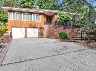 1 Crystal Drive, Great Neck, NY 11021