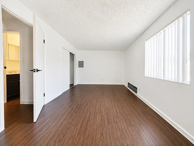 6448 Troost Ave #5 — Photo 5