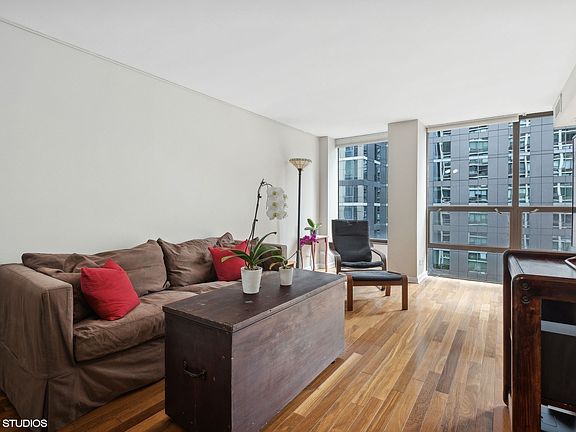 3rd image of 230 E Ontario St APT 904