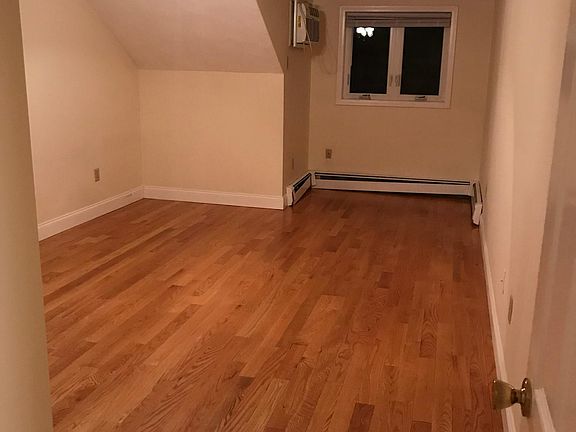 5th image of 35 Casablanca Ct