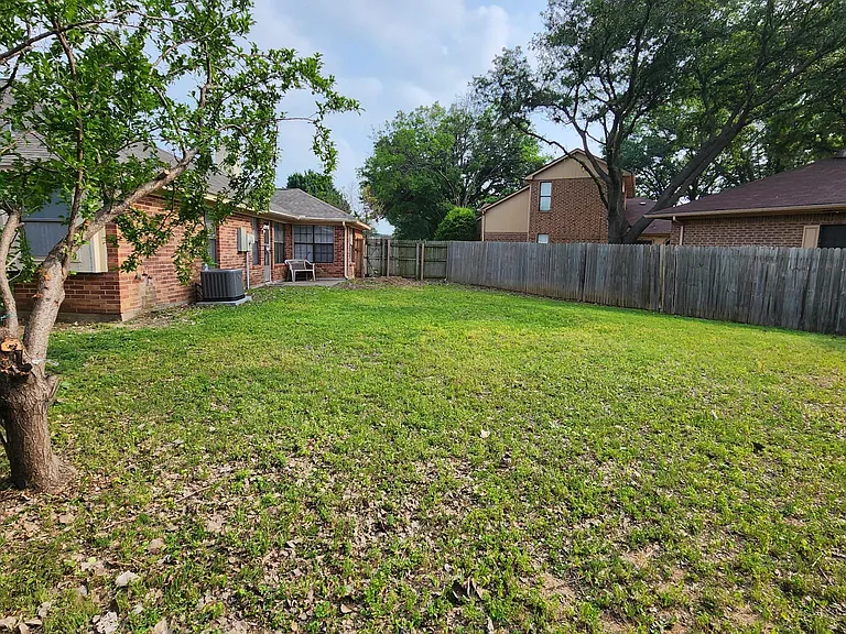 520 Kirkland Dr — Photo 17