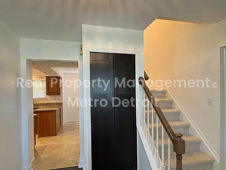 3028 Caswell Dr — Photo 3
