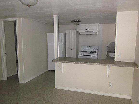 2nd image of 410 S Avenue D