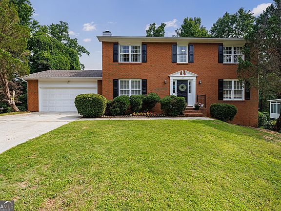 4th image of 861 Lagoon Ct