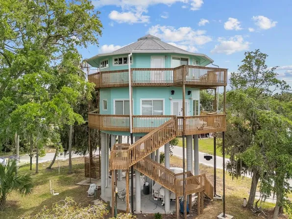 19 SE 235th St, Suwannee, FL 32692