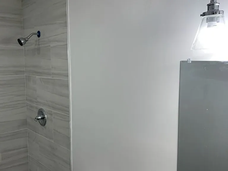 102 Colonie St — Photo 2
