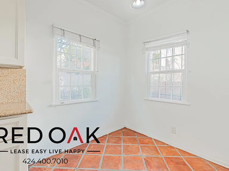 660 S Cochran Ave #108 — Photo 10