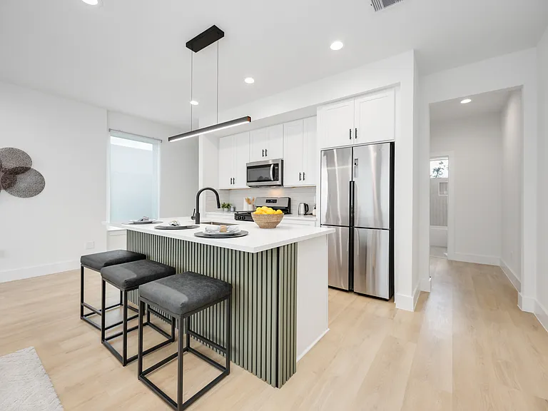 4718 Market St #B — Photo 13