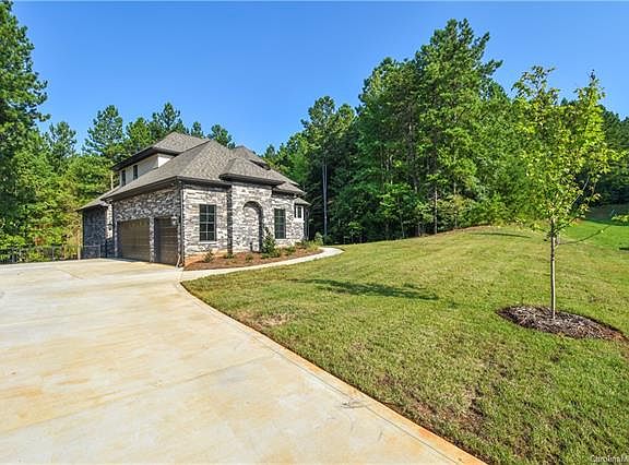 4th image of 3116 Lake Pointe Dr