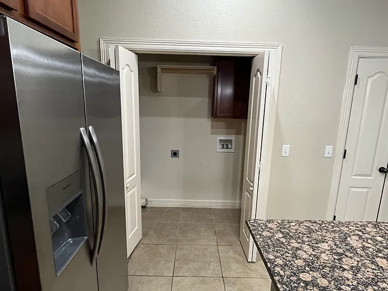 3553 E Crow Ln — Photo 9