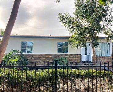 810 E 102nd St, Los Angeles, CA, 90002