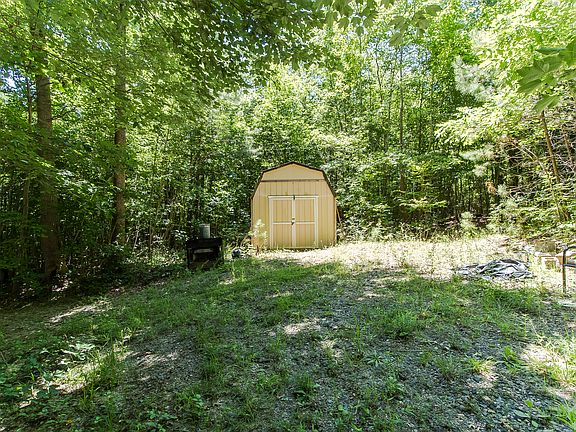 4th image of 3535 Charlies Ct