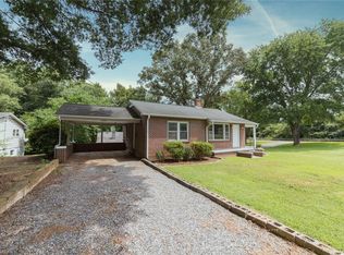 633 11th St SW, Hickory, NC 28602