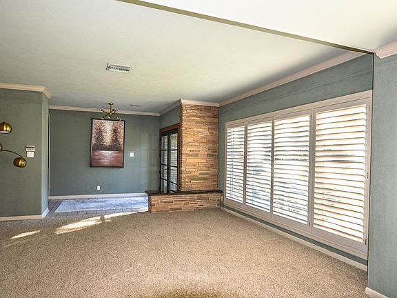 4th image of 185 Central Caldwood Dr