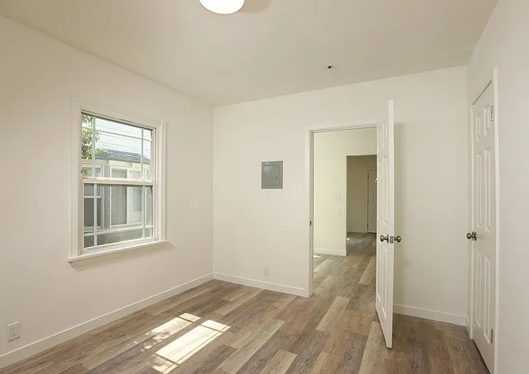 1004 W Clark Ave #1004 — Photo 12
