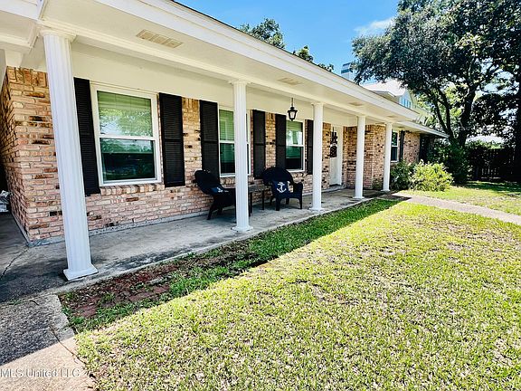 3rd image of 11617 Carlene Dr