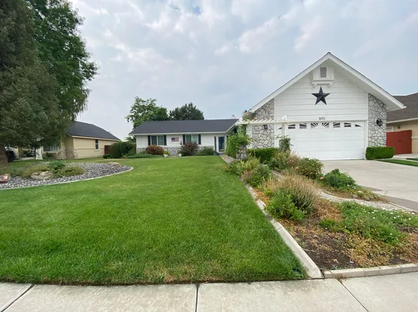 1692 Lantana Dr, Minden, NV 89423
