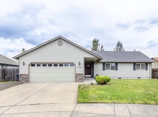 74 Sandalwood Loop, Creswell, OR 97426
