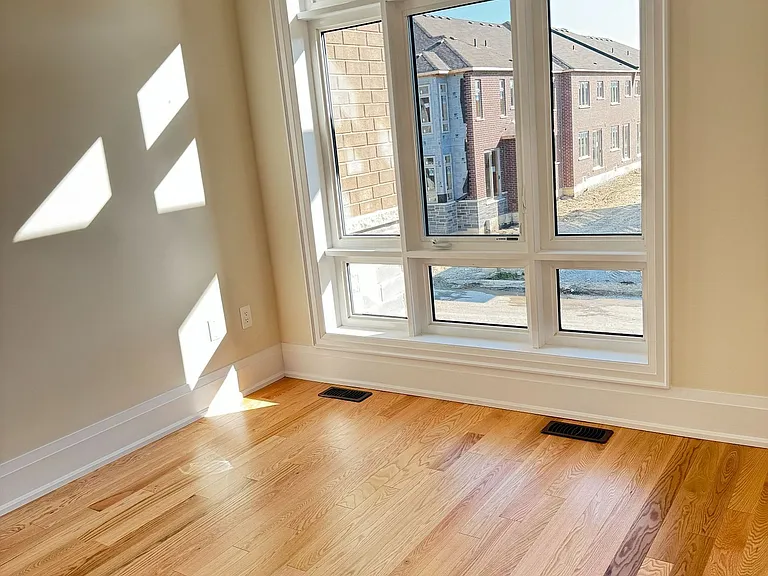38 Schmeltzer Cres — Photo 12