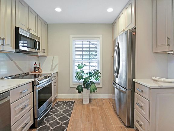 4th image of 18470 SE Wood Haven Lane #St. Andrews C