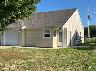 510 Brookmont Dr, Manhattan, KS 66502