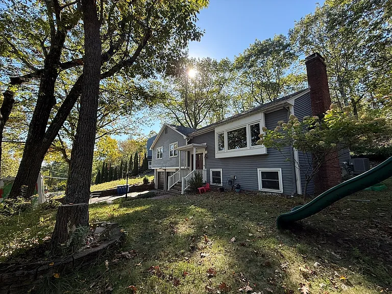 25 Berkshire Dr — Photo 38