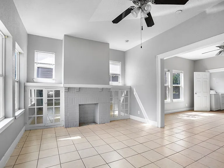 2107 Gorman Ave — Photo 4