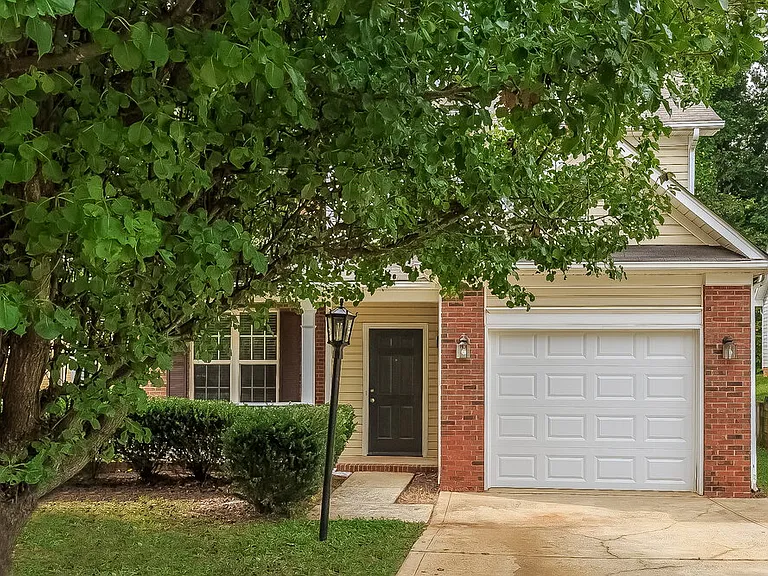 7526 Fallow Ln — Photo 1