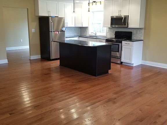 2nd image of 216 Sunny Hill Dr