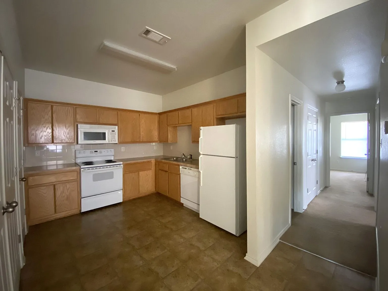 3 bed, 1204 sqft, $1,150 — Photo 4