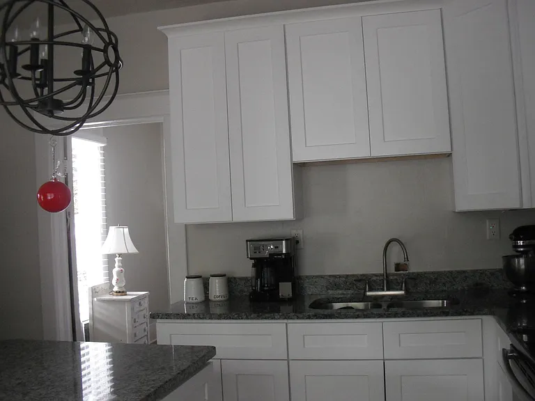 719 E High St — Photo 5