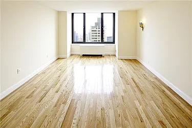 Rented by Siderow Residential Group