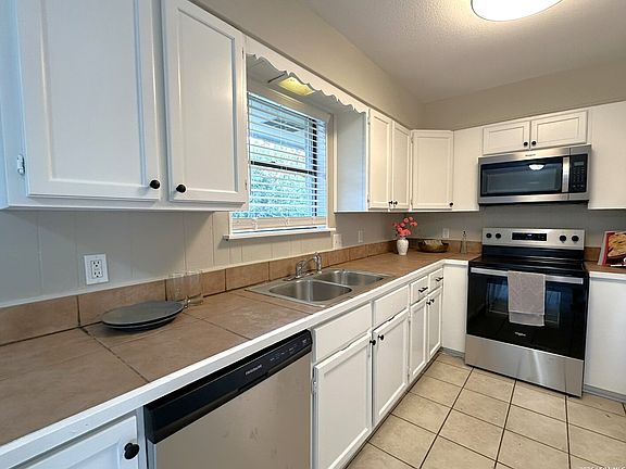 3rd image of 347 COUNTRY ACRES DR