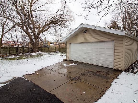 5th image of 393 Beach Rd