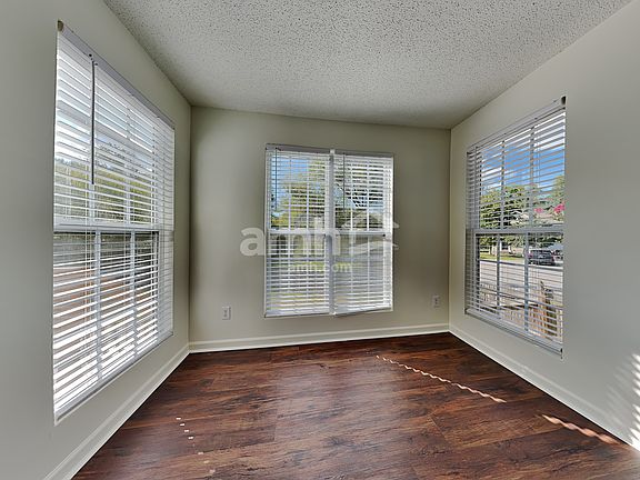 4th image of 1694 Haversham Park Dr