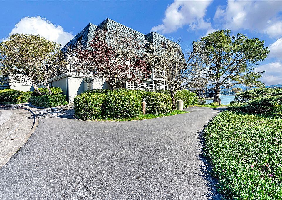 1st image of 4 Greenwood Cove Dr APT D