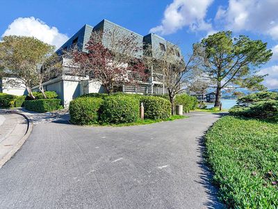 4 Greenwood Cove Dr APT D, Belvedere Tiburon, CA, 94920