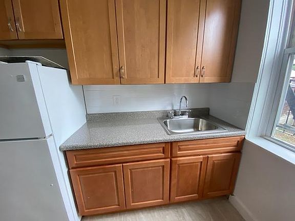 2nd image of 30 Gray Pl #6