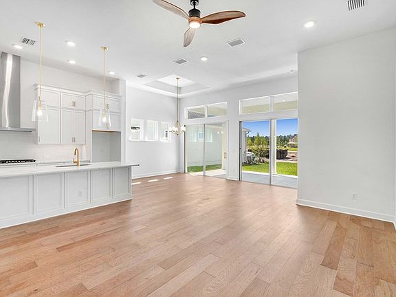 The Richard Green - Living Room