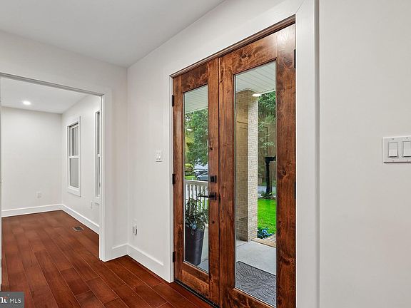 5th image of 1602 Locksley Dr