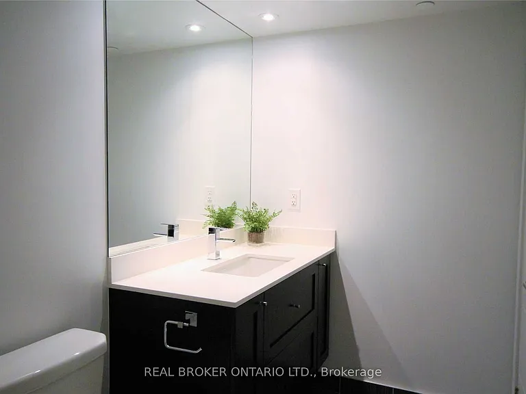 525 Adelaide St W #325 — Photo 14