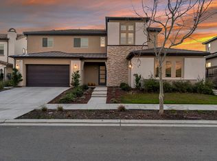 1048 Treasure Hills Dr, Madera, CA 93636