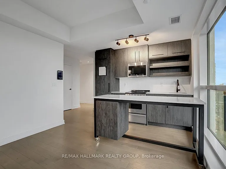 560 Rideau St #1106 — Photo 10