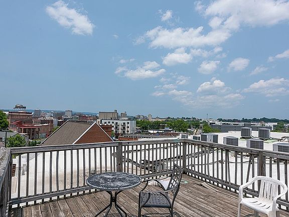 5th image of 1617 Rossville Ave Suite 3B