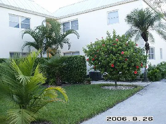1 bed, 560 sqft, $1,895 — Photo 2