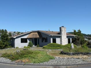 2205 Dover Dr, Anacortes, WA 98221