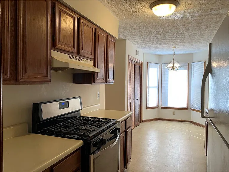 1103 Booth Ct SW — Photo 11