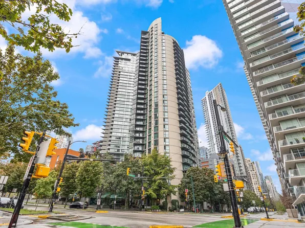 501 Pacific St #203, Vancouver, BC V6Z 2X6